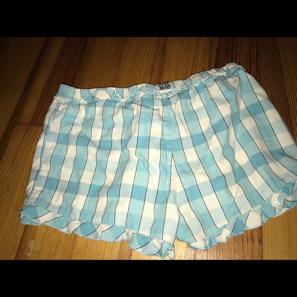 Justice PJ bottoms - Picture 2 of 3